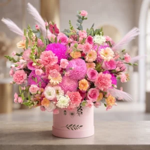 Giỏ hoa tươi tone màu hồng pastel sang trọng làm quà tặng sinh nhật ý nghĩa.