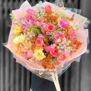 Bó hoa tươi rực rỡ cho ngày lễ, dễ dàng khi bạn cần mua hoa ngày lễ gần đây ngay trung tâm
