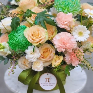 Mẫu lẵng hoa sinh nhật to bản, thiết kế bề thế với hoa tươi nhập khẩu tặng người thân yêu.