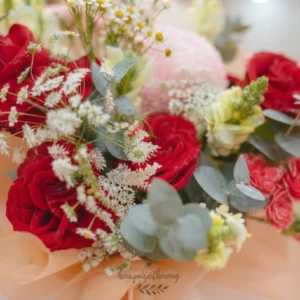 Không gian trưng bày tại shop hoa tươi phong cách Hàn Hoa Gửi Yêu Thương.