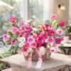 "Giỏ hoa hồng pastel thiết kế riêng theo yêu cầu, tông hồng kem – phù hợp làm quà tặng tinh tế tại tiệm hoa thiết kế riêng ở TP.HCM"
