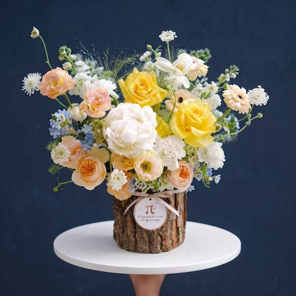 Tổng thể giỏ hoa sinh nhật độc đáo phong cách rustic tại Pi Flowers & Events
